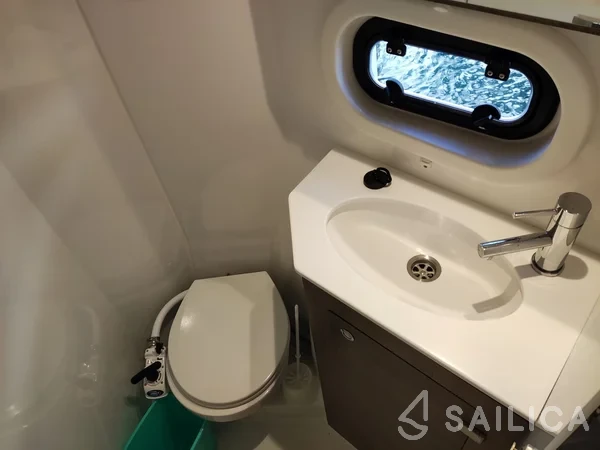 Bali 4.2 - Yacht Charter Sailica