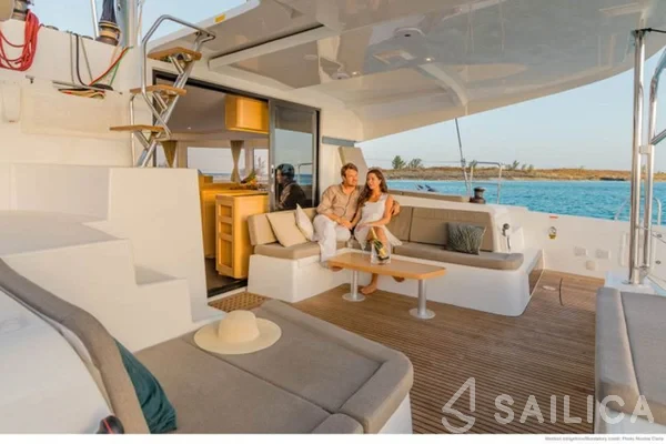Lagoon 42 - Yacht Charter Sailica