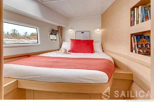 Lagoon 42 - Yacht Charter Sailica