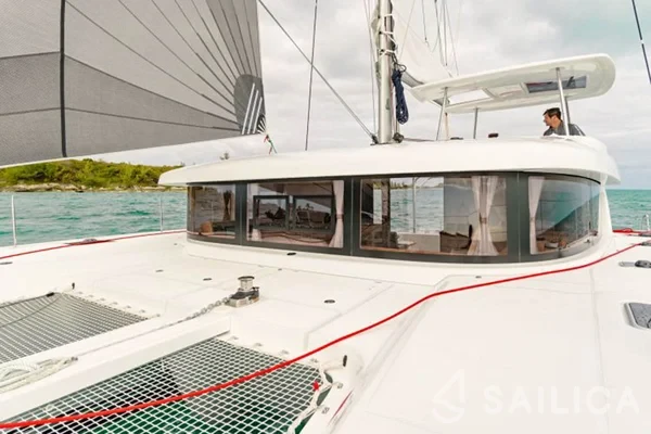 Lagoon 42 - Yacht Charter Sailica