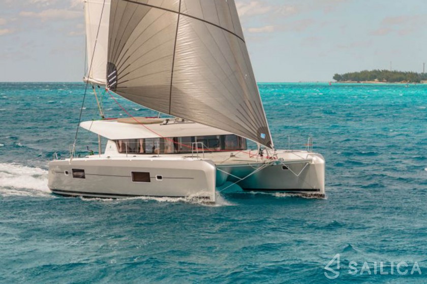 Lagoon 42 - Yacht Charter Sailica