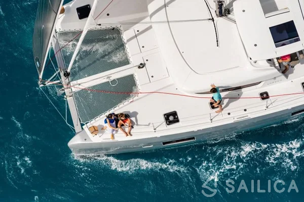 Lagoon 42 - Yacht Charter Sailica