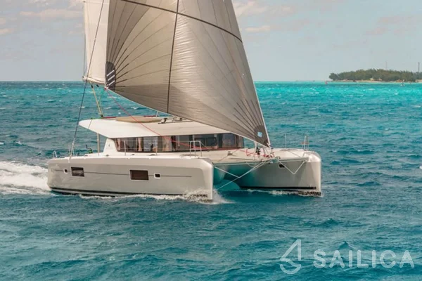 Lagoon 42 - Yacht Charter Sailica