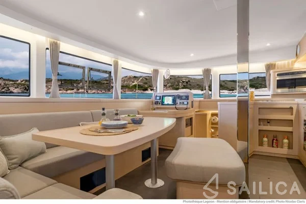 Lagoon 42 - Yacht Charter Sailica