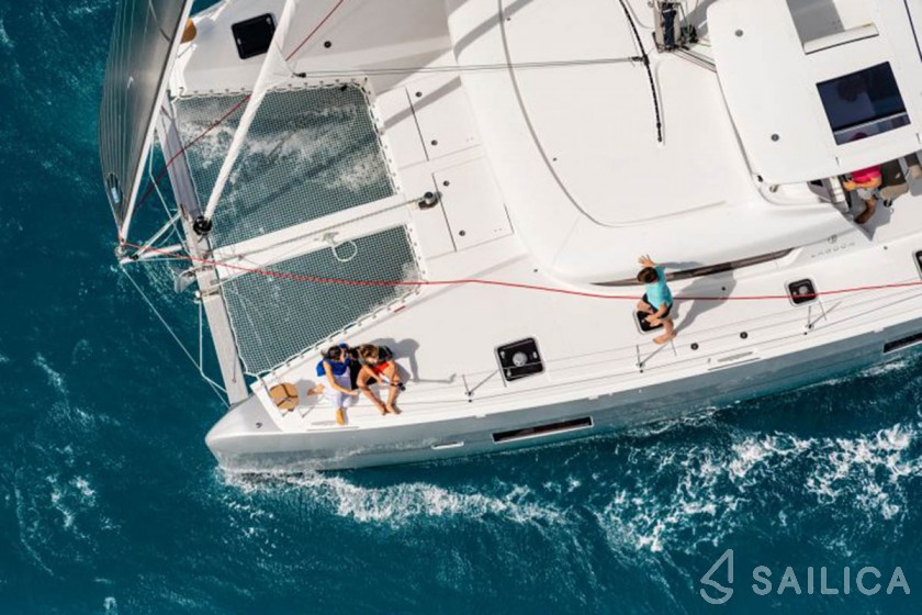 Lagoon 42 - Yacht Charter Sailica