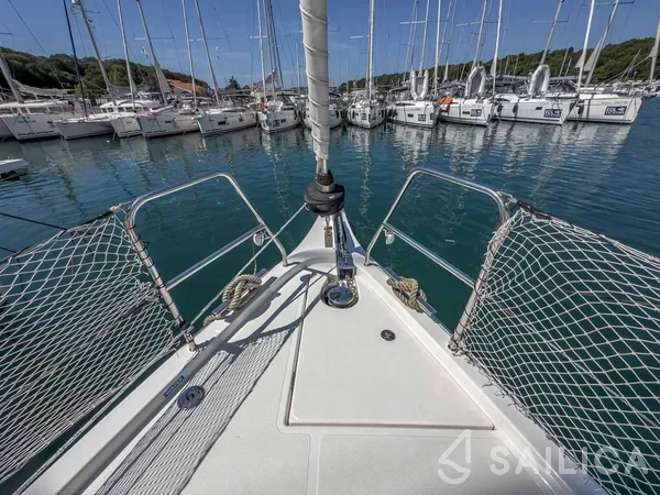 Bavaria C42 - Yacht Charter Sailica