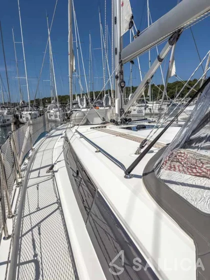 Bavaria C42 - Yacht Charter Sailica