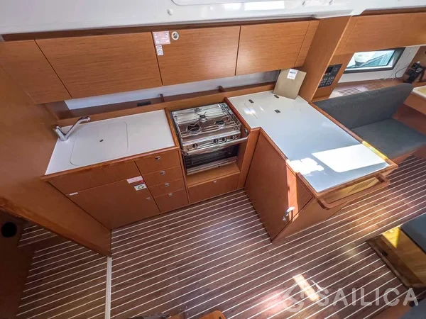 Bavaria C42 - Yacht Charter Sailica