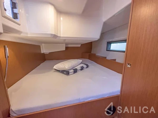 Bavaria C42 - Yacht Charter Sailica