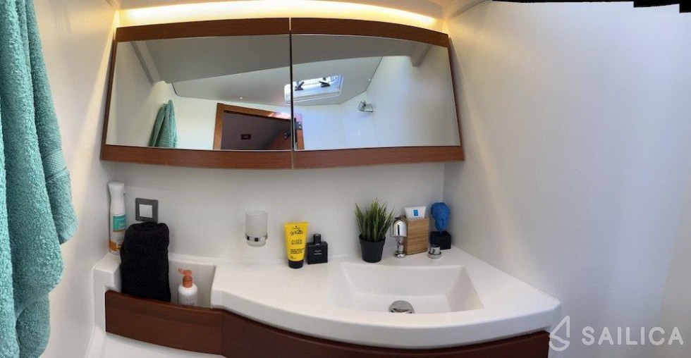 Oceanis 46.1 - Yacht Charter Sailica