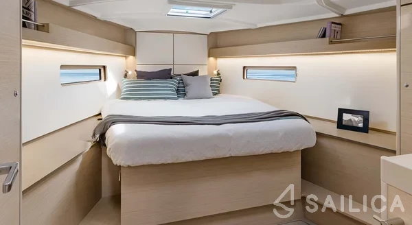 Oceanis 40.1 - Yacht Charter Sailica