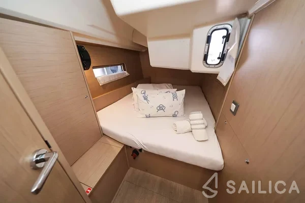 Oceanis 40.1 - Yacht Charter Sailica