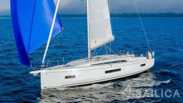 Oceanis 40.1 - Yacht Charter Sailica