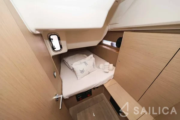 Oceanis 40.1 - Yacht Charter Sailica