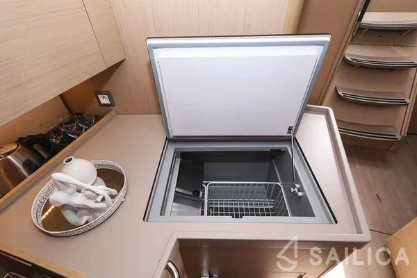 Oceanis 40.1 - Yacht Charter Sailica