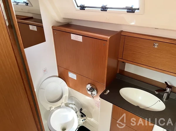 Bavaria 51 Cruiser - Yacht Charter Sailica