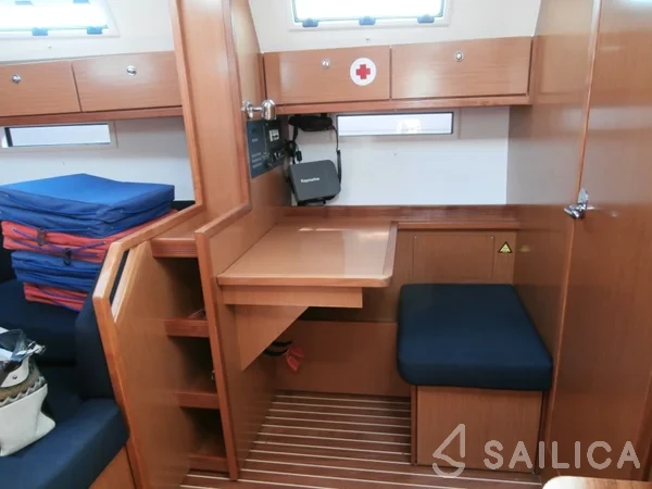 Bavaria 40 Cruiser - Yacht Charter Sailica