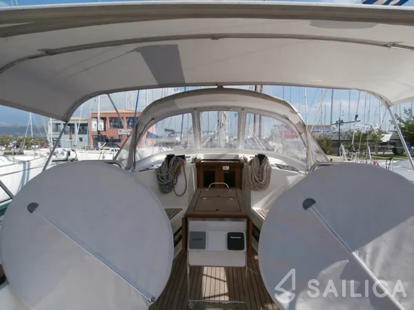 Bavaria 40 Cruiser - Yacht Charter Sailica