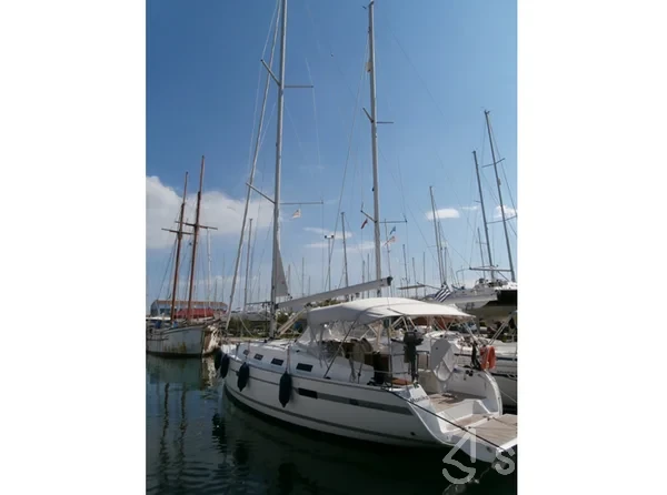 Bavaria 40 Cruiser - Yacht Charter Sailica