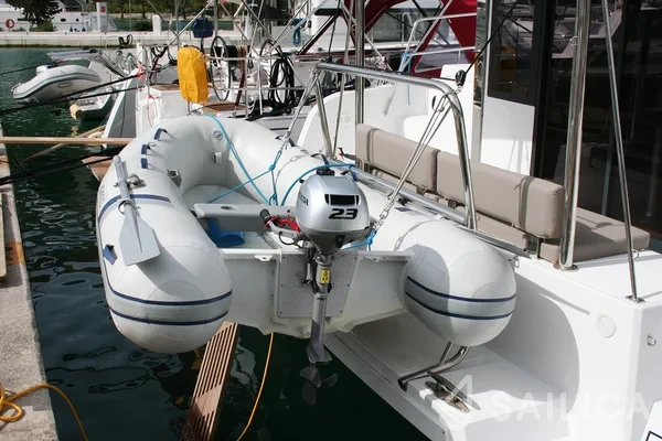 Bali Catspace - Yacht Charter Sailica