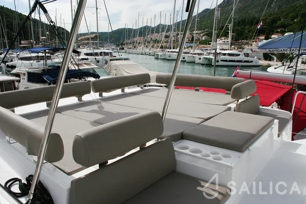 Bali Catspace - Yacht Charter Sailica