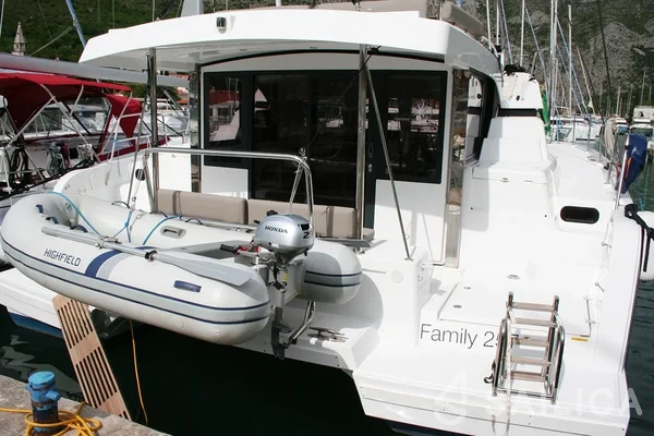 Bali Catspace - Yacht Charter Sailica