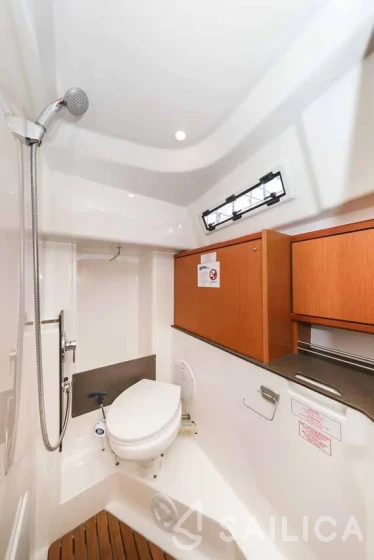 Bavaria 34 Cruiser - Yacht Charter Sailica