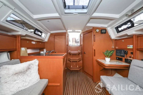 Bavaria 34 Cruiser - Yacht Charter Sailica