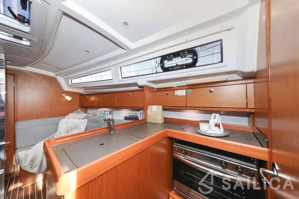 Bavaria 34 Cruiser - Yacht Charter Sailica