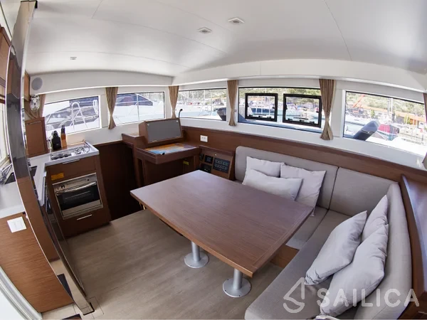 Lagoon 40 - Yacht Charter Sailica