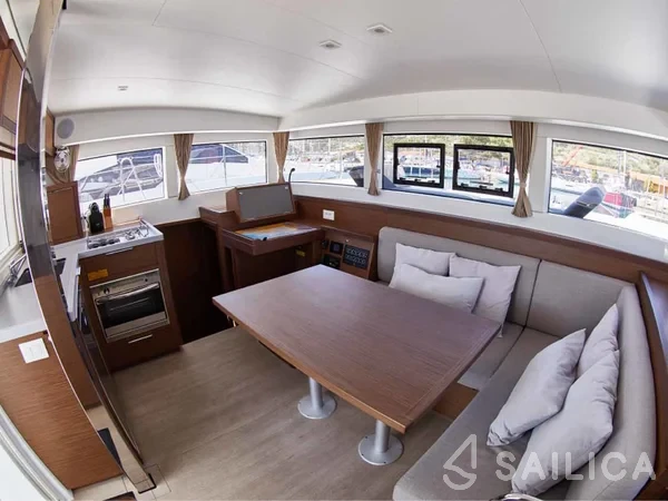 Lagoon 40 - Yacht Charter Sailica