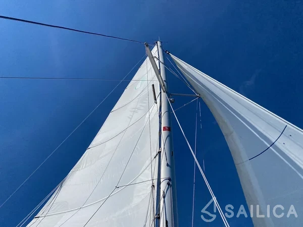Lagoon 40 - Yacht Charter Sailica