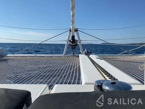 Lagoon 40 - Yacht Charter Sailica