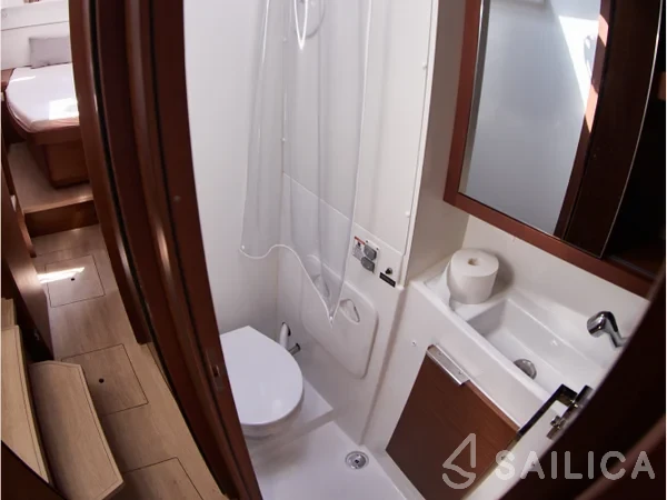 Lagoon 40 - Yacht Charter Sailica