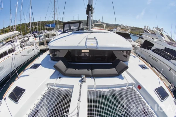 Lagoon 40 - Yacht Charter Sailica