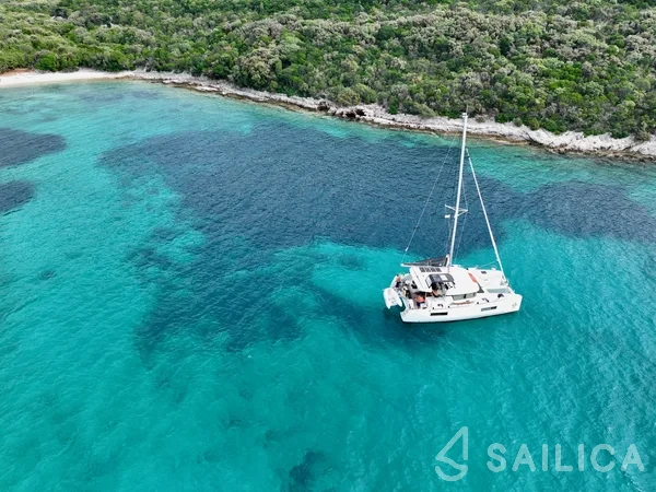 Lagoon 40 - Yacht Charter Sailica