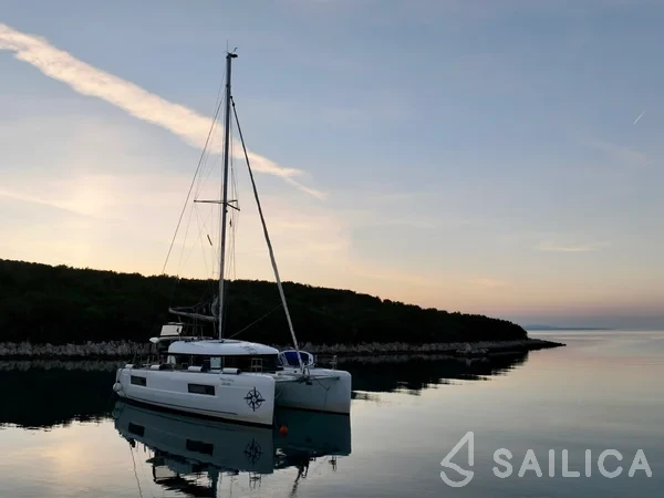Lagoon 40 - Yacht Charter Sailica