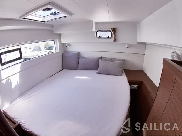 Lagoon 40 - Yacht Charter Sailica