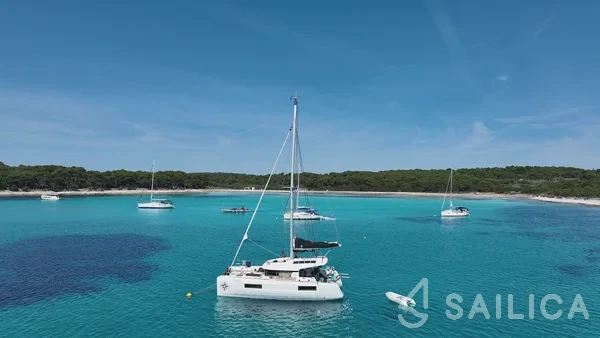 Lagoon 40 - Yacht Charter Sailica