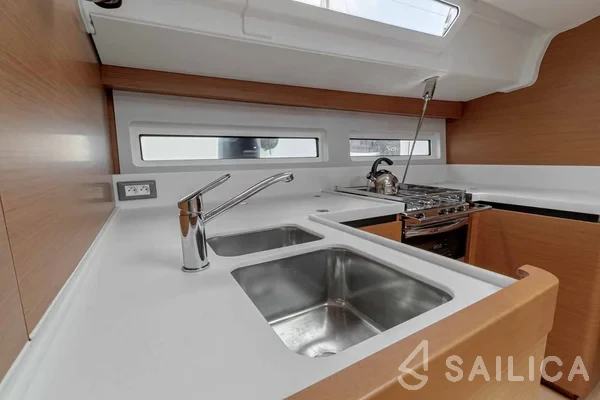 Sun Odyssey 490 - Yacht Charter Sailica