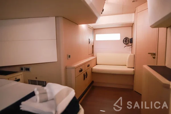 Jeanneau 60 - Yacht Charter Sailica