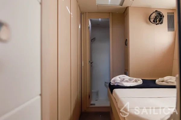 Jeanneau 60 - Yacht Charter Sailica