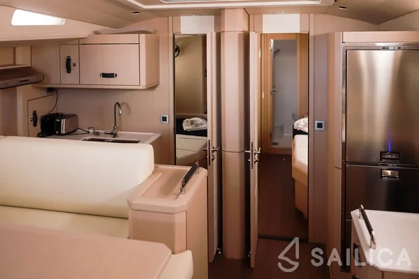 Jeanneau 60 - Yacht Charter Sailica