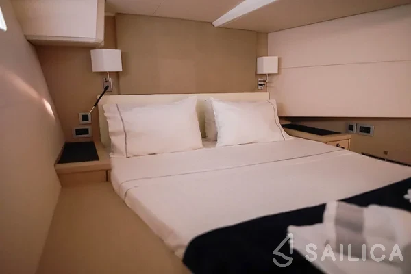 Jeanneau 60 - Yacht Charter Sailica