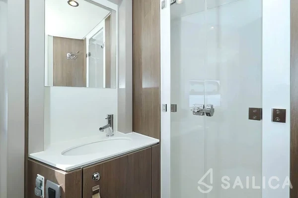 Bali 4.4 - Yacht Charter Sailica