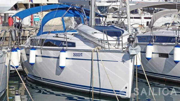 Bavaria 34 Cruiser - Photo #34 Bavaria 34 Cruiser - Yacht Charter Sailica