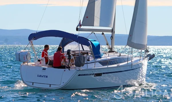 Bavaria 34 Cruiser - Photo #31 Bavaria 34 Cruiser - Yacht Charter Sailica