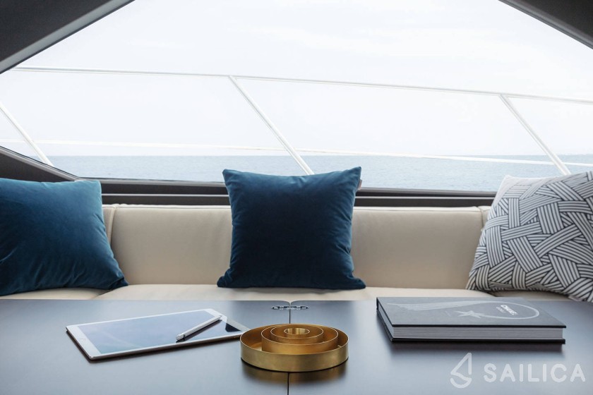 Azimut S6 - Yacht Charter Sailica