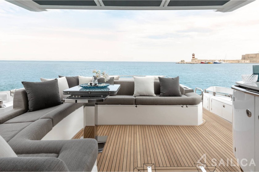 Azimut S6 - Yacht Charter Sailica
