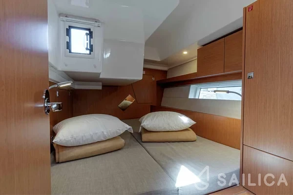 Bavaria C45 - Yacht Charter Sailica
